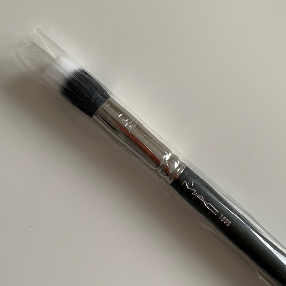 MAC Cosmetics Other - MAC duo fibre face brush - NEW (188S)